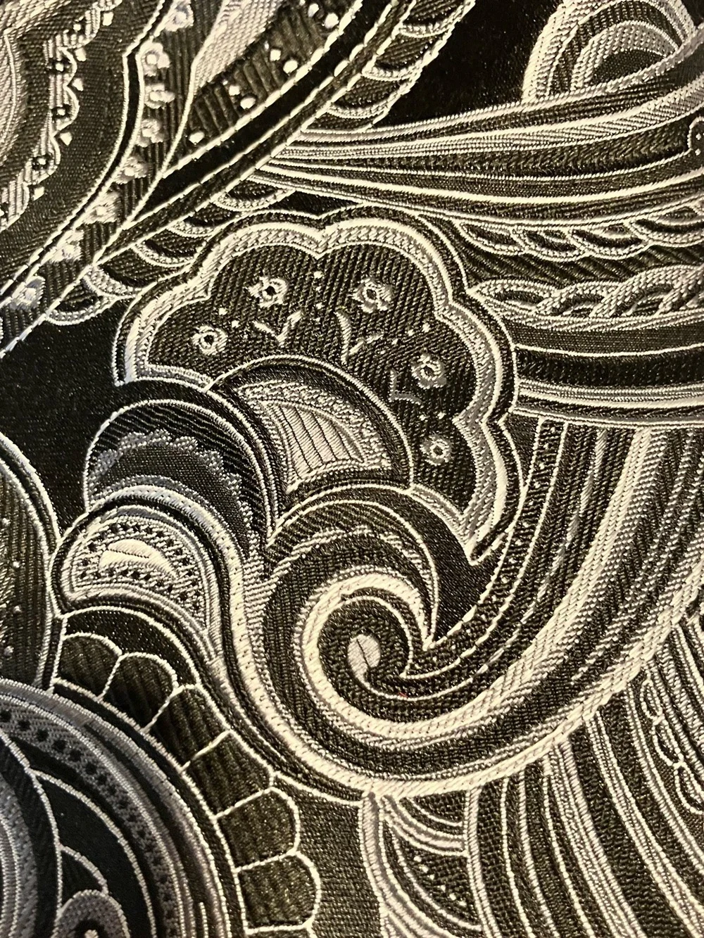 Men's Black Paisley Silk Tie - Elegant Silver Pattern